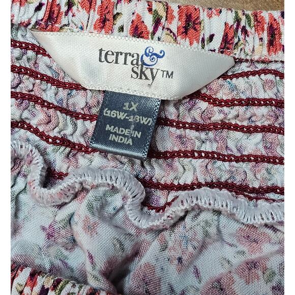 Terra & Sky Blouse Womens Smocked Neckline Bell Sleeves Floral Top Size 1x (793) - Picture 5 of 7